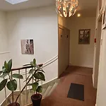 Le Centre Hotel 2*