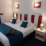 Le Centre Hotel 2*