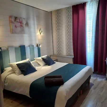 Le Centre Hotel