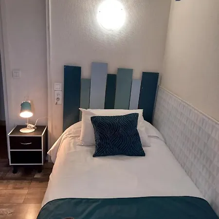 Le Centre Hotel 2*