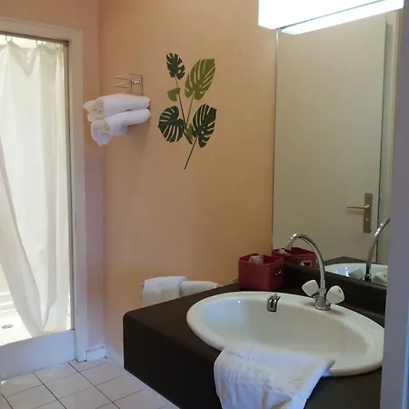 Le Centre Hotel