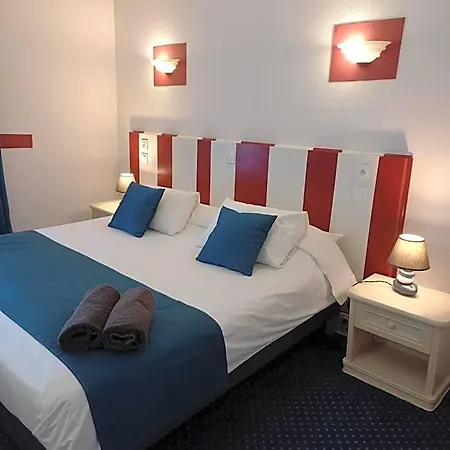 Le Centre Hotel