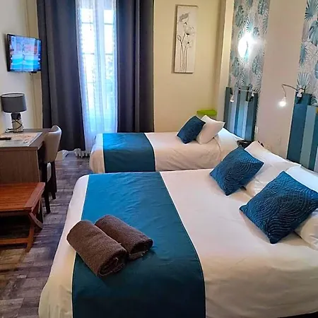 Le Centre Hotel